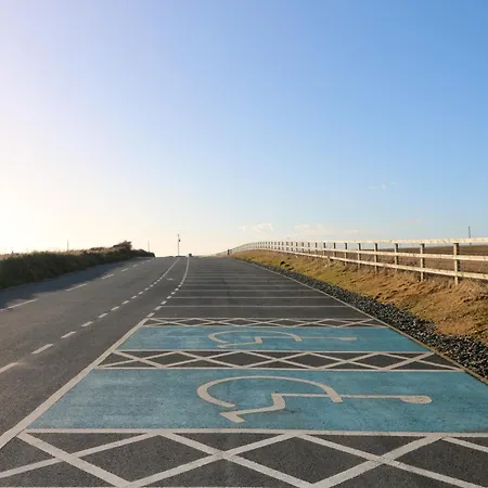 Wood بيت للعطل *